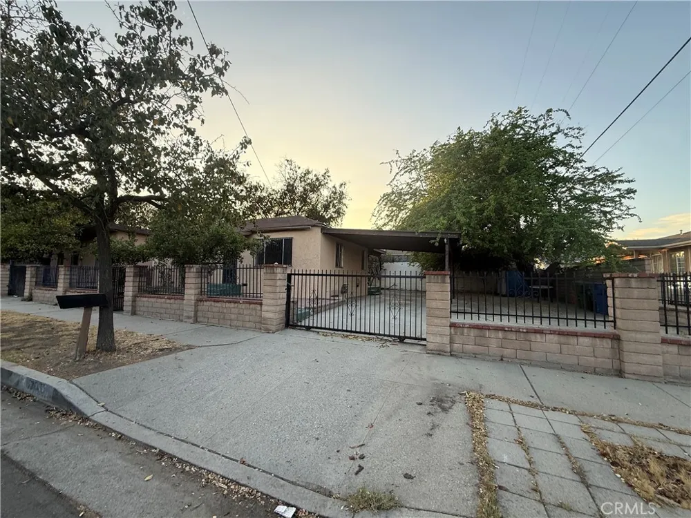 10004 San Fernando Road Pacoima, CA 91331