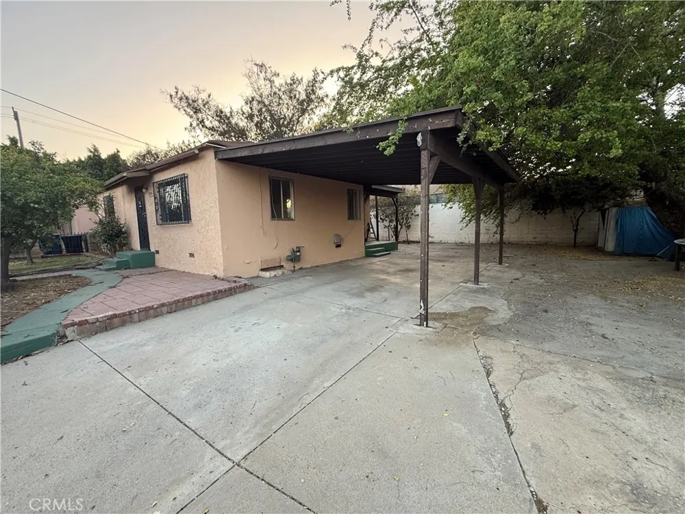 10004 San Fernando Road Pacoima, CA 91331