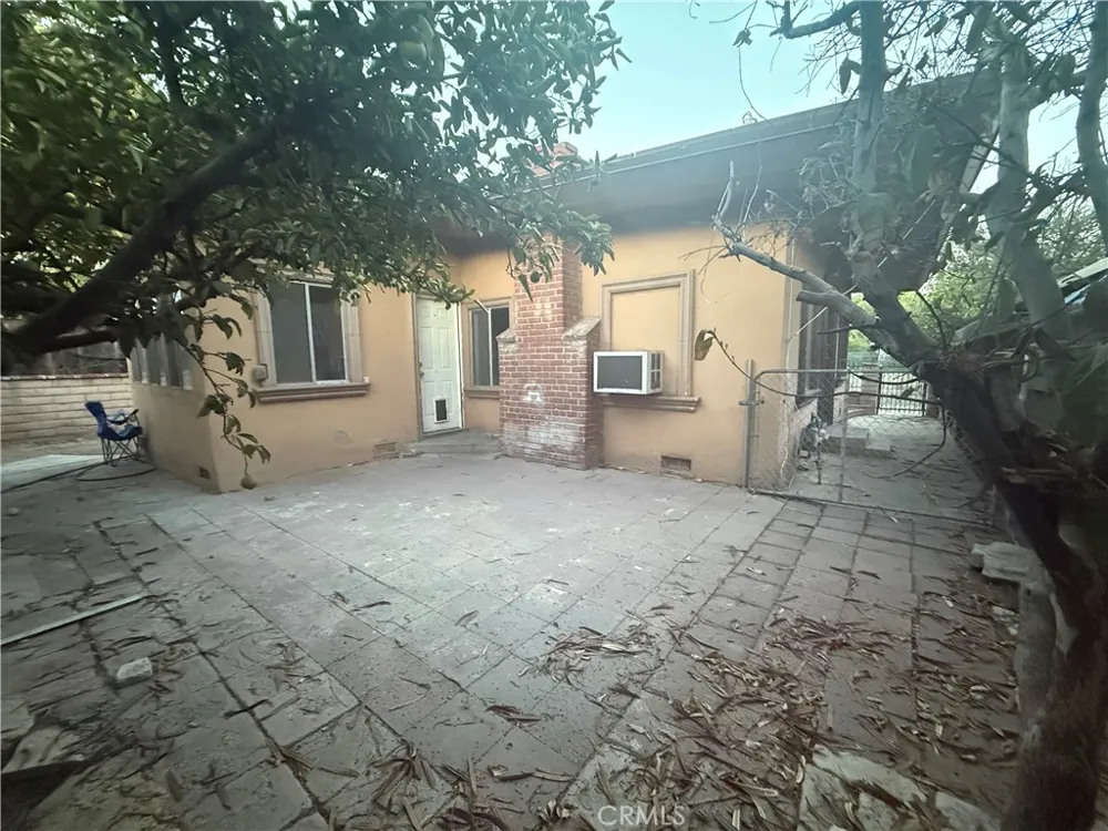 10004 San Fernando Road Pacoima, CA 91331