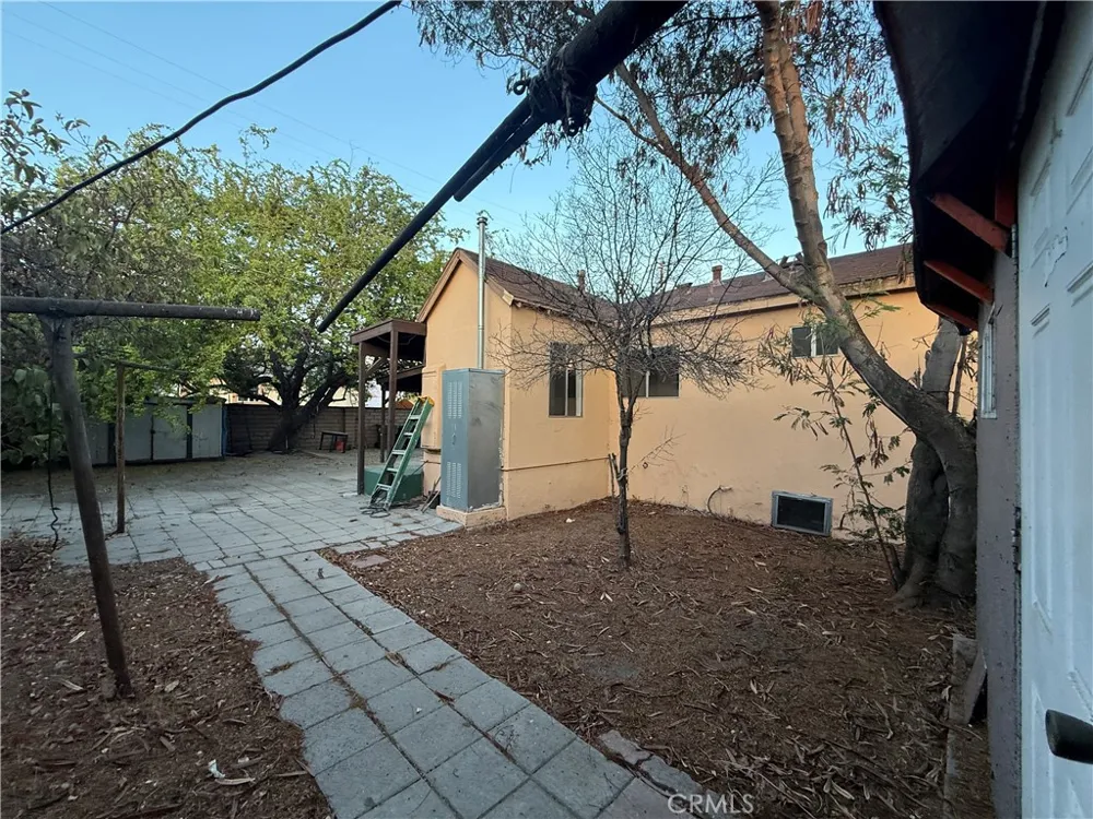 10004 San Fernando Road Pacoima, CA 91331