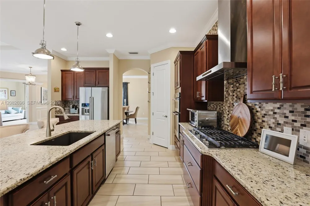 2303 Somerset Pl Other City - In The State Of Florida, FL 34120