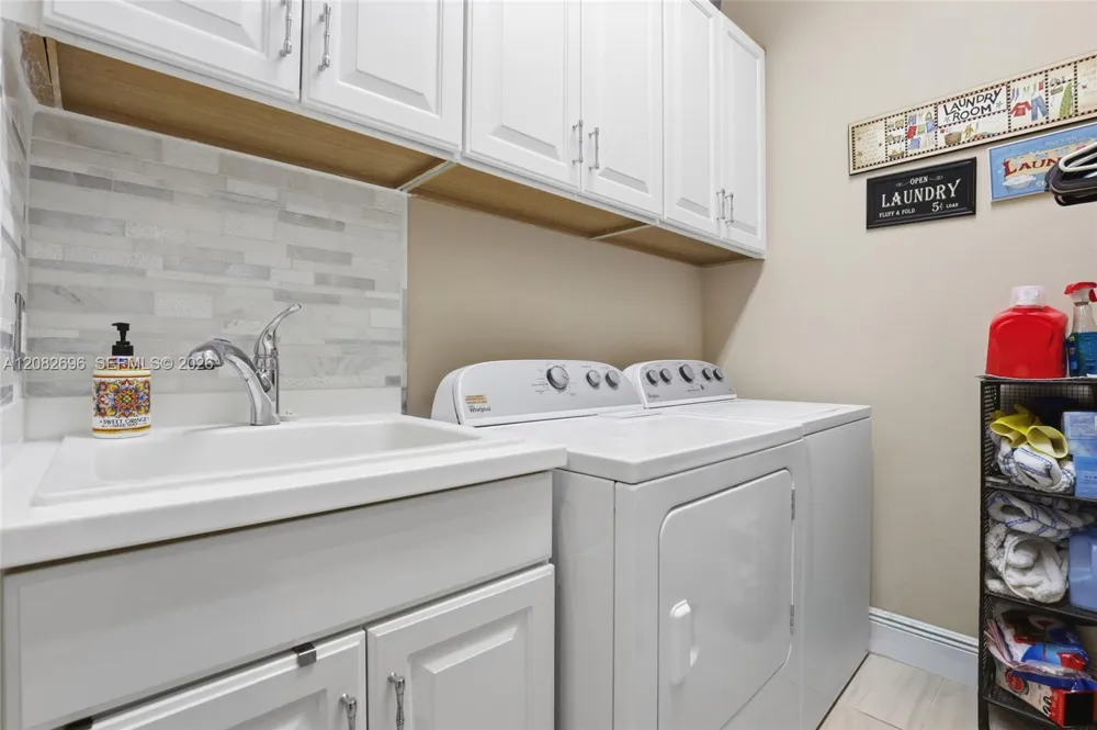 2303 Somerset Pl Other City - In The State Of Florida, FL 34120
