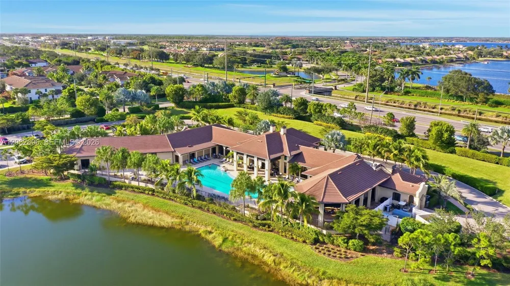 2303 Somerset Pl Other City - In The State Of Florida, FL 34120
