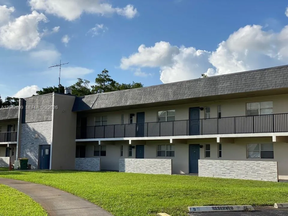 7831 Colony Cir N #206 Tamarac, FL 33321