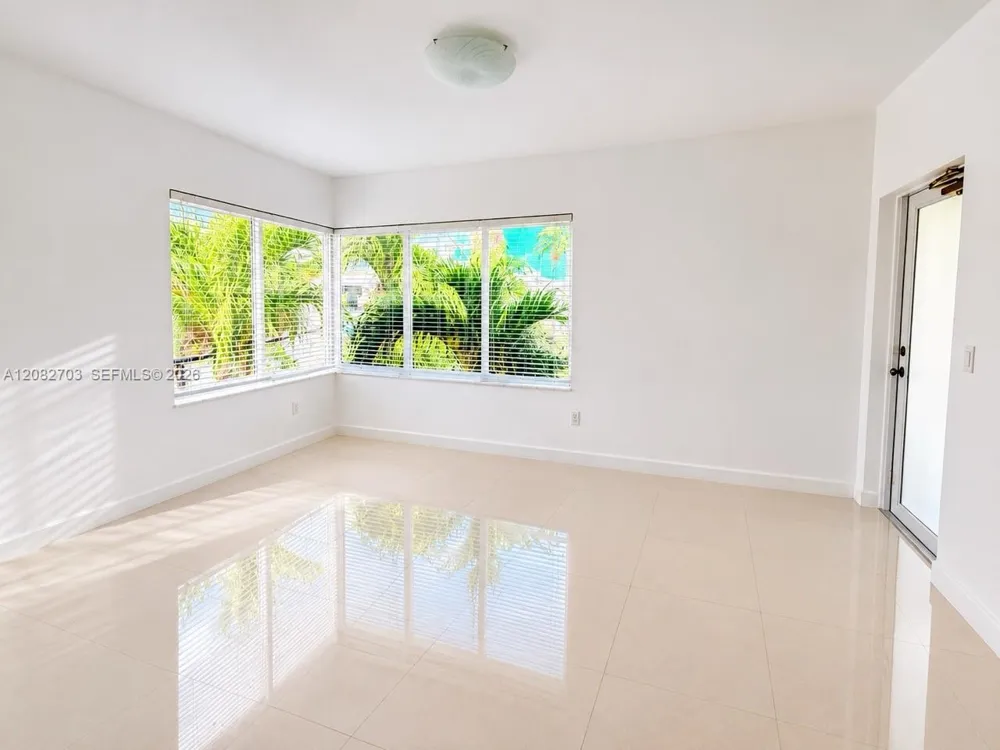 1025 94th St #12 Bay Harbor Islands, FL 33154