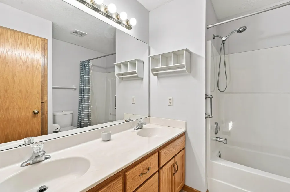 1379 Landings Lane Watertown, MN 55388