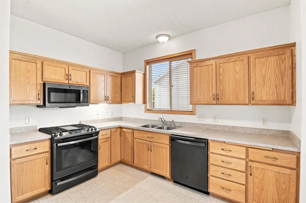 1379 Landings Lane Watertown, MN 55388