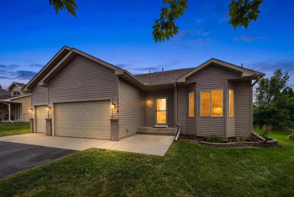 1379 Landings Lane Watertown, MN 55388