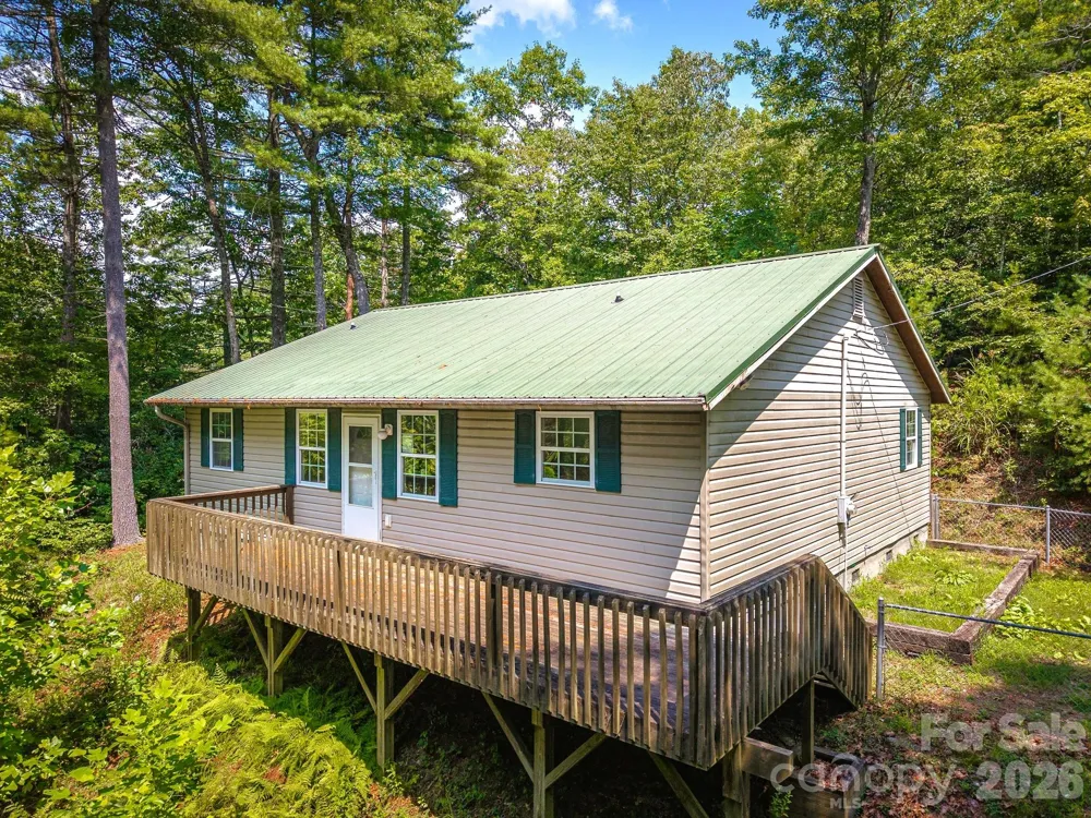 269 Pinewood Knoll Drive Hendersonville, NC 28739