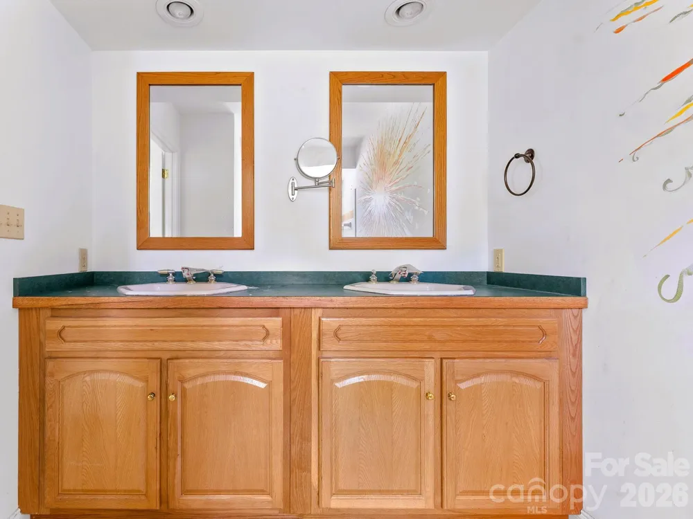 269 Pinewood Knoll Drive Hendersonville, NC 28739