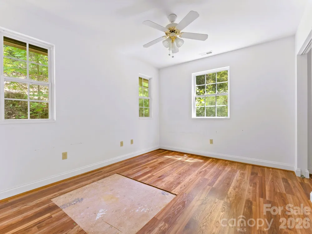 269 Pinewood Knoll Drive Hendersonville, NC 28739