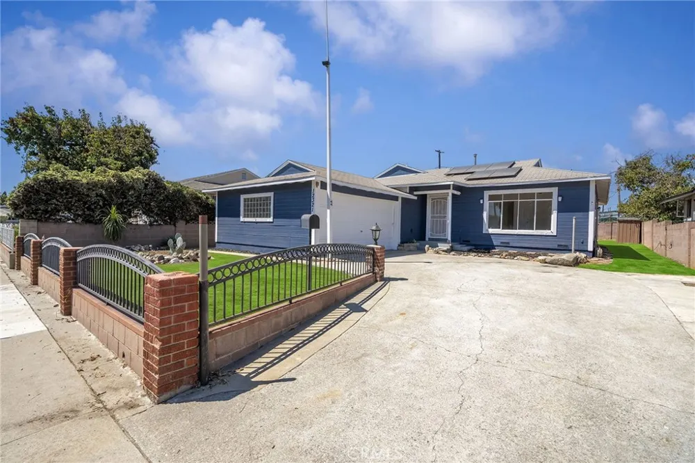 12321 Kayreid Whittier, CA 90605