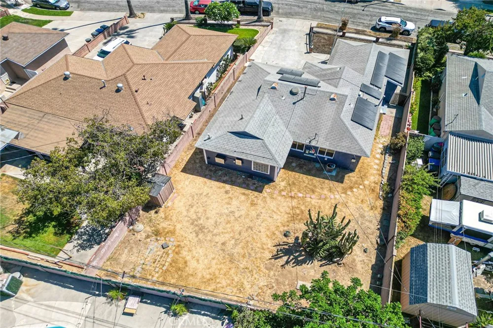 12321 Kayreid Whittier, CA 90605