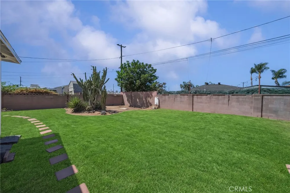 12321 Kayreid Whittier, CA 90605
