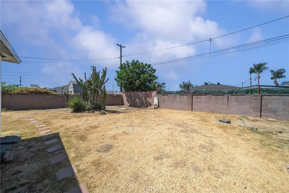 12321 Kayreid Whittier, CA 90605