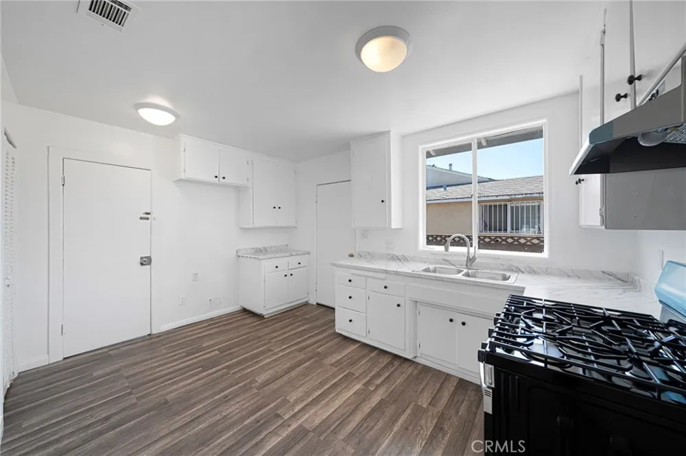 12321 Kayreid Whittier, CA 90605