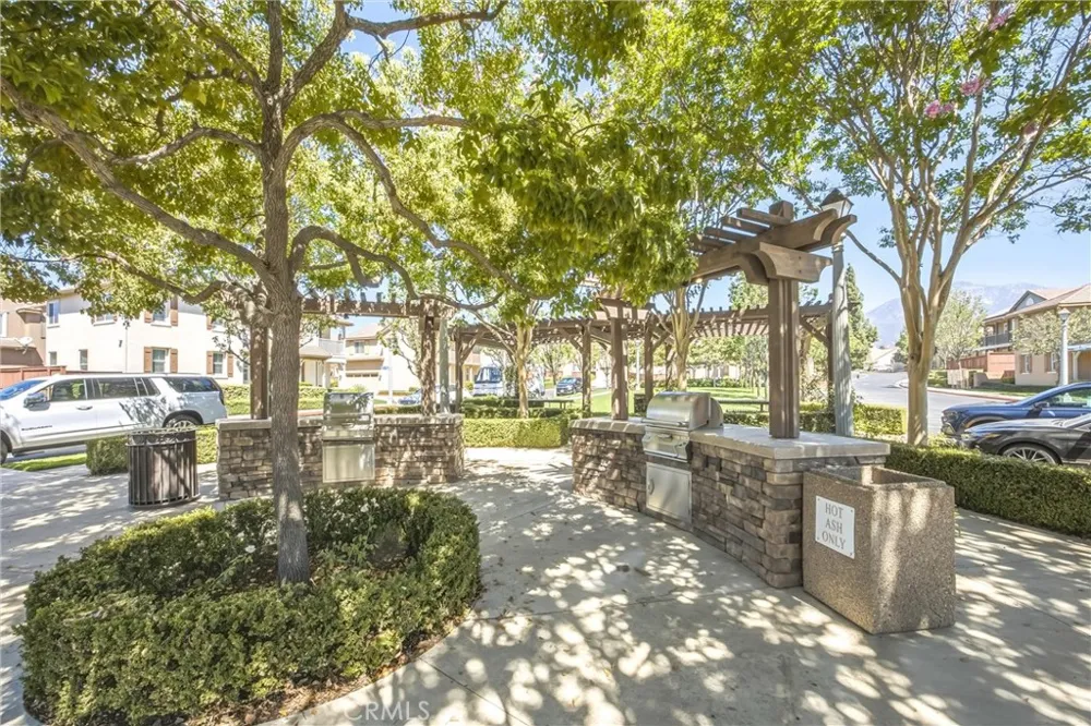 1544 Glen Cove Upland, CA 91786