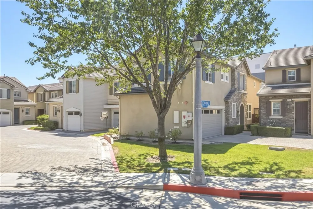 1544 Glen Cove Upland, CA 91786