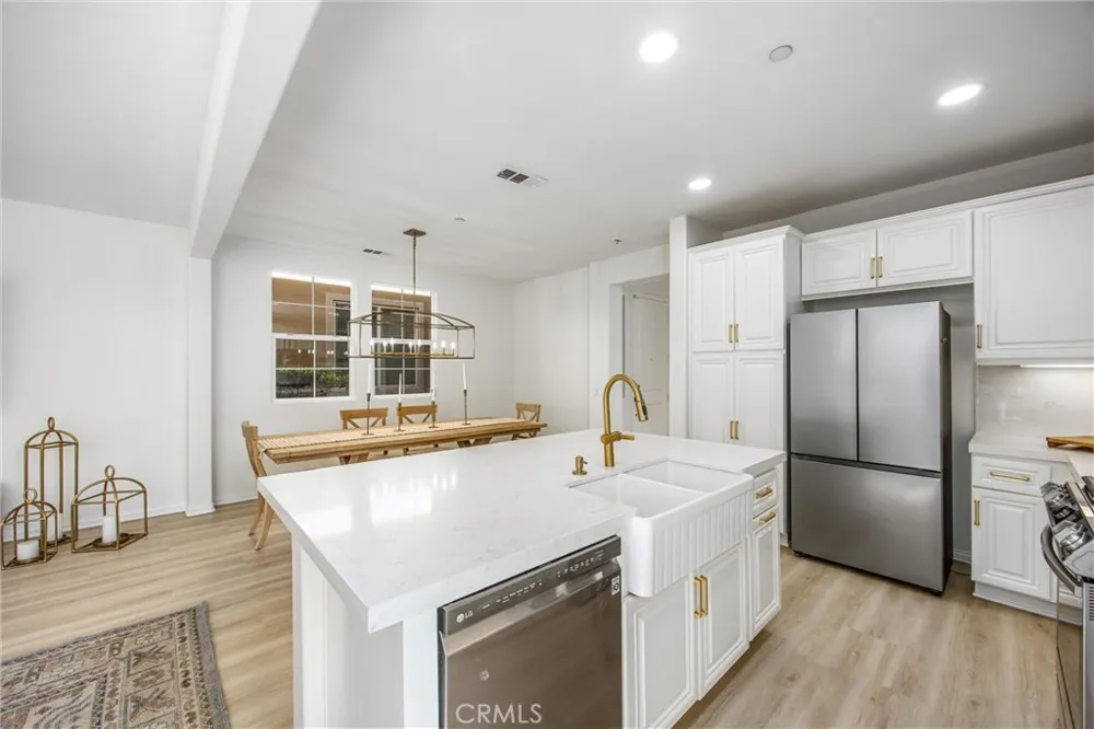 1544 Glen Cove Upland, CA 91786