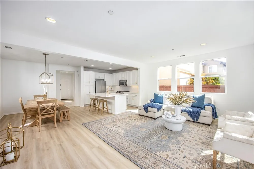 1544 Glen Cove Upland, CA 91786
