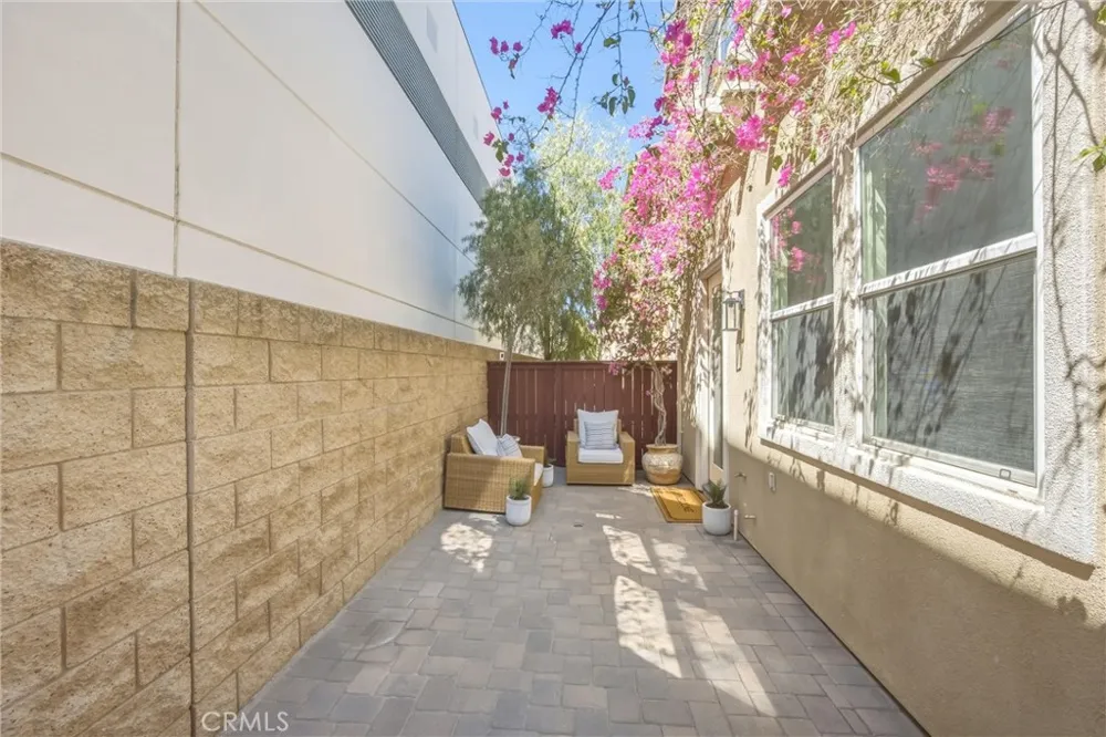 1544 Glen Cove Upland, CA 91786
