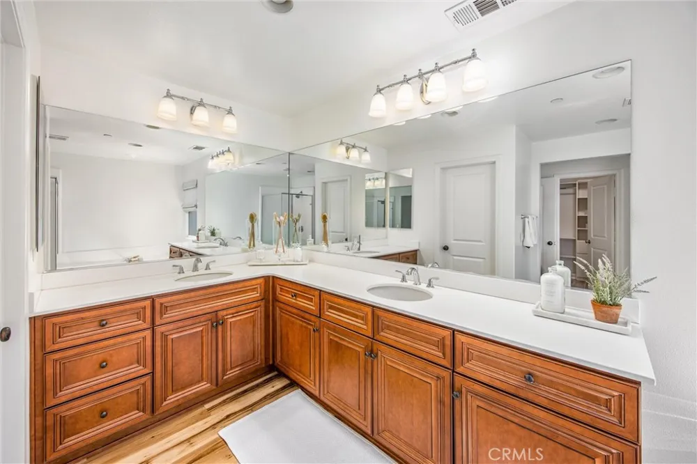1544 Glen Cove Upland, CA 91786
