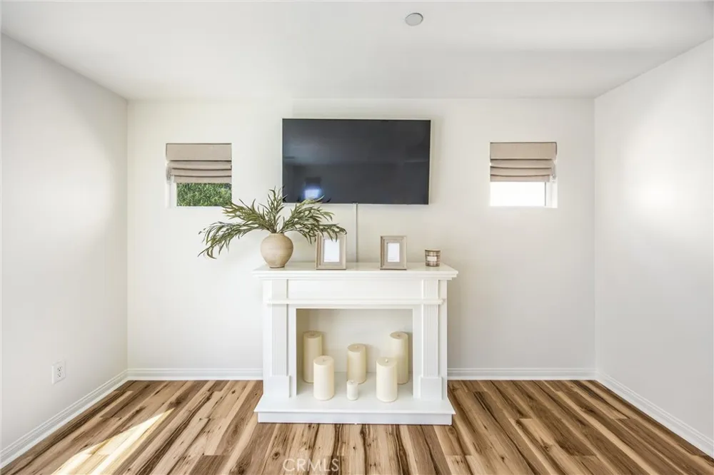 1544 Glen Cove Upland, CA 91786