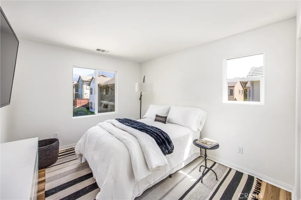 1544 Glen Cove Upland, CA 91786