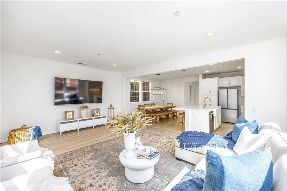 1544 Glen Cove Upland, CA 91786