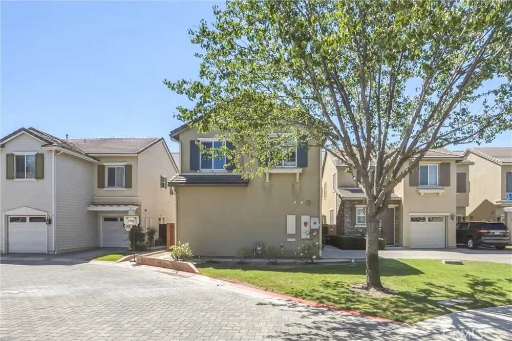 1544 Glen Cove Upland, CA 91786