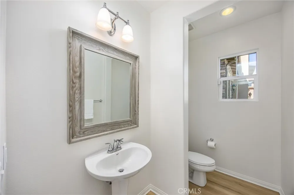 1544 Glen Cove Upland, CA 91786