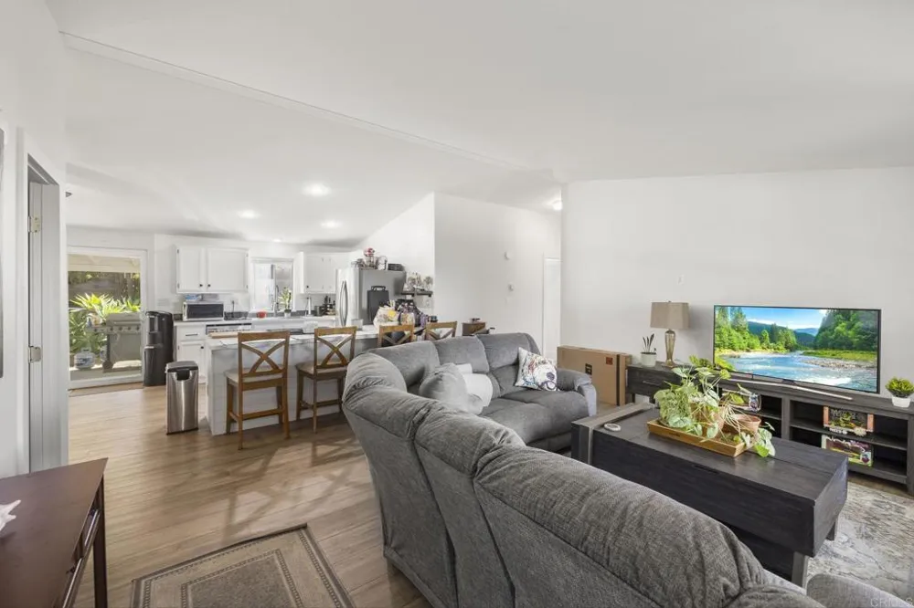 224 Astro Court Vista, CA 92083