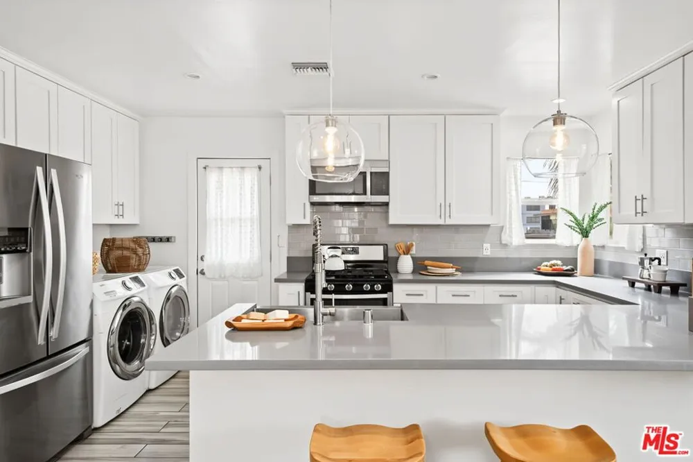 1418 Maple Street Burbank, CA 91505