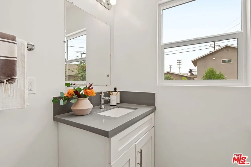 1418 Maple Street Burbank, CA 91505