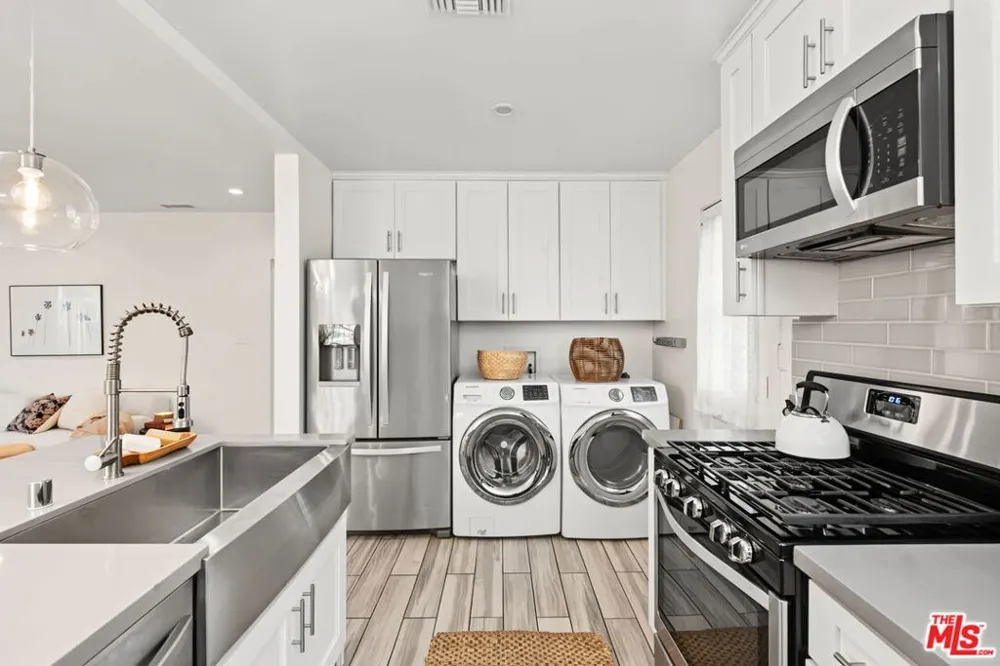 1418 Maple Street Burbank, CA 91505