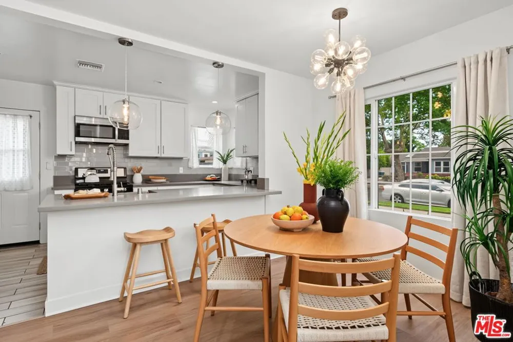1418 Maple Street Burbank, CA 91505
