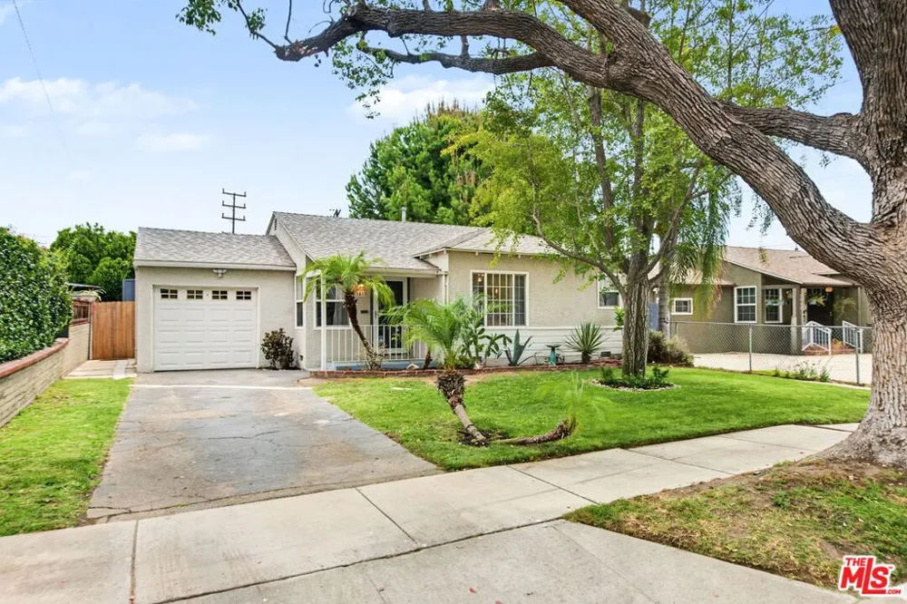 1418 Maple Street Burbank, CA 91505