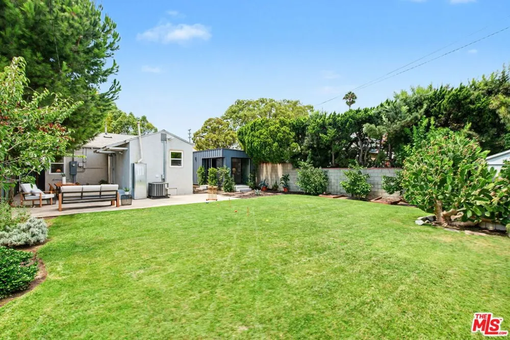 1418 Maple Street Burbank, CA 91505