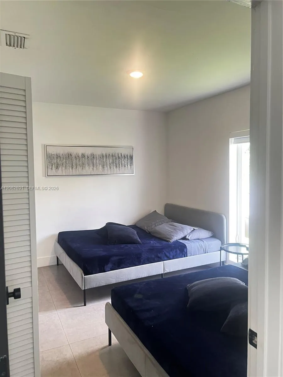 15 NW 52nd St Miami, FL 33127