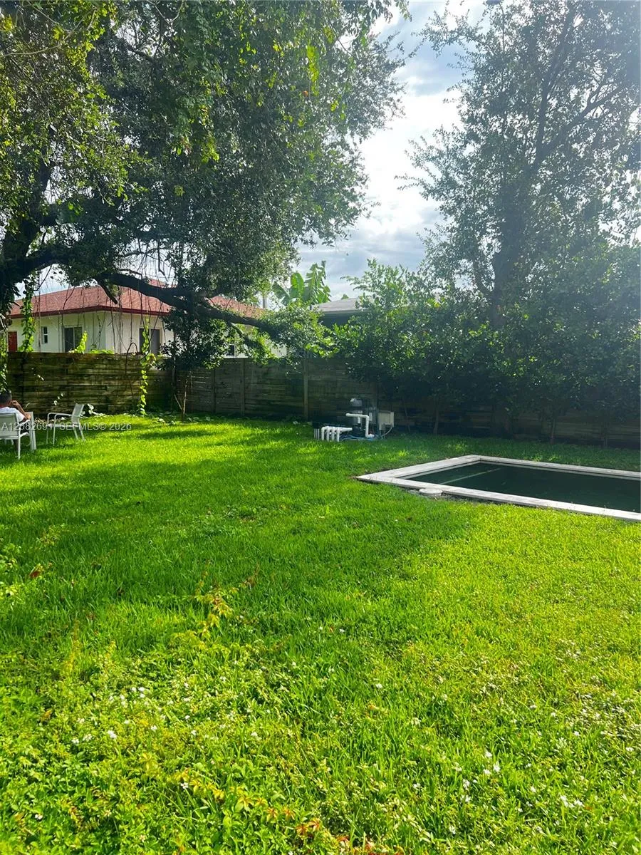 15 NW 52nd St Miami, FL 33127
