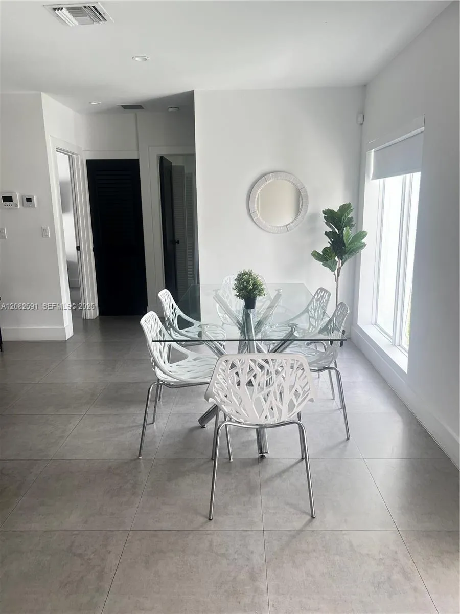 15 NW 52nd St Miami, FL 33127