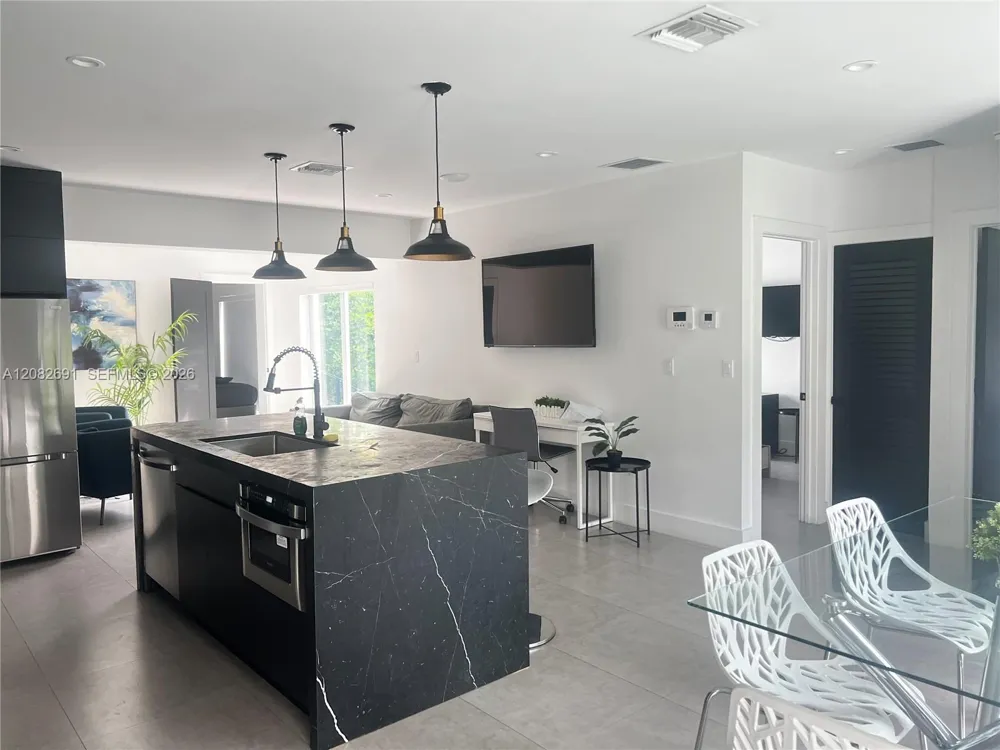 15 NW 52nd St Miami, FL 33127