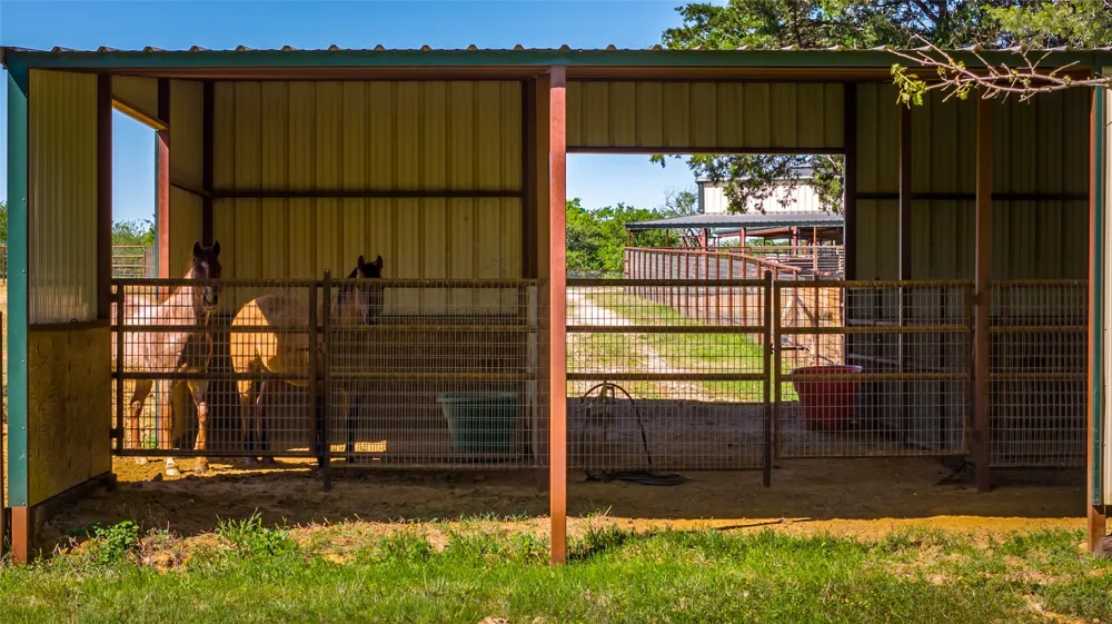 1838 Liberty Road Gordonville, TX 76245