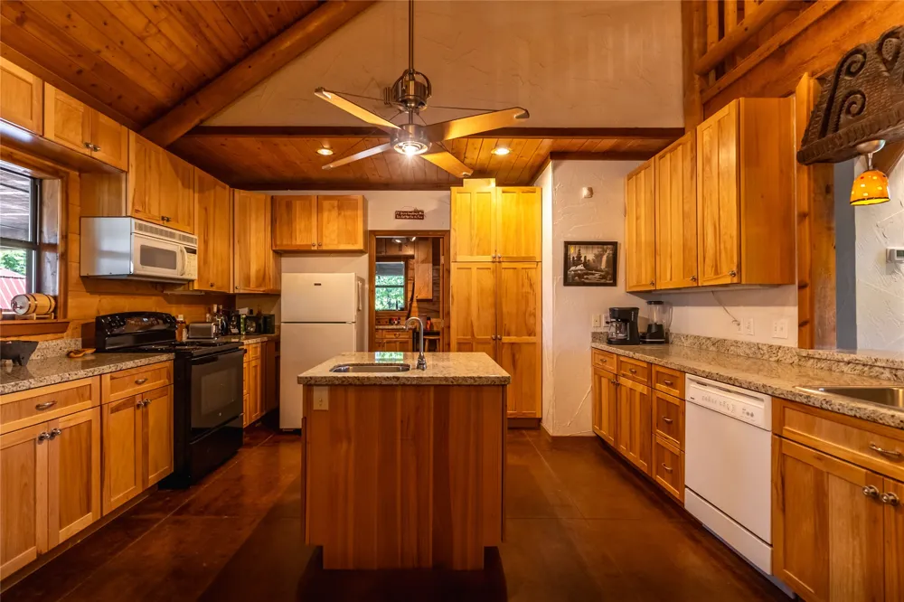 1838 Liberty Road Gordonville, TX 76245