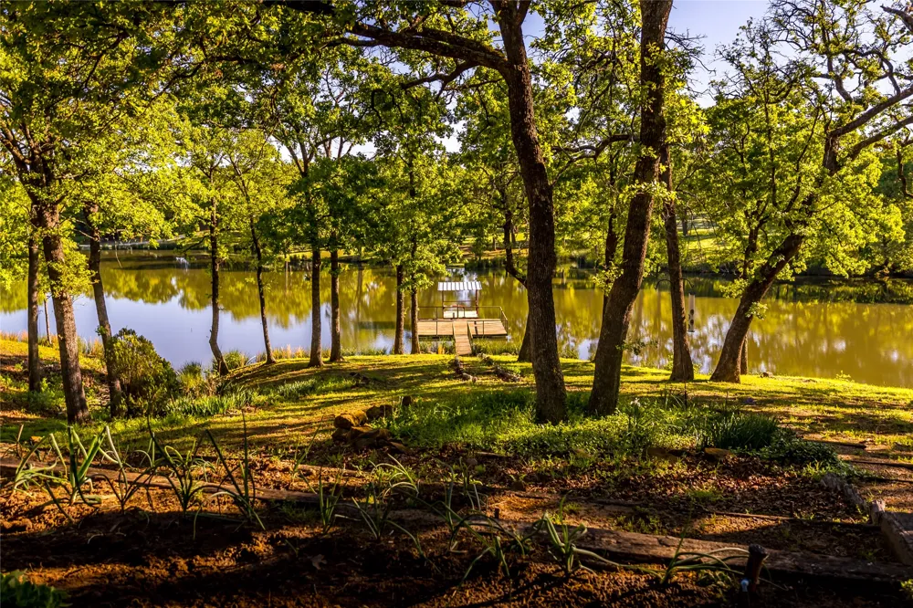 1838 Liberty Road Gordonville, TX 76245