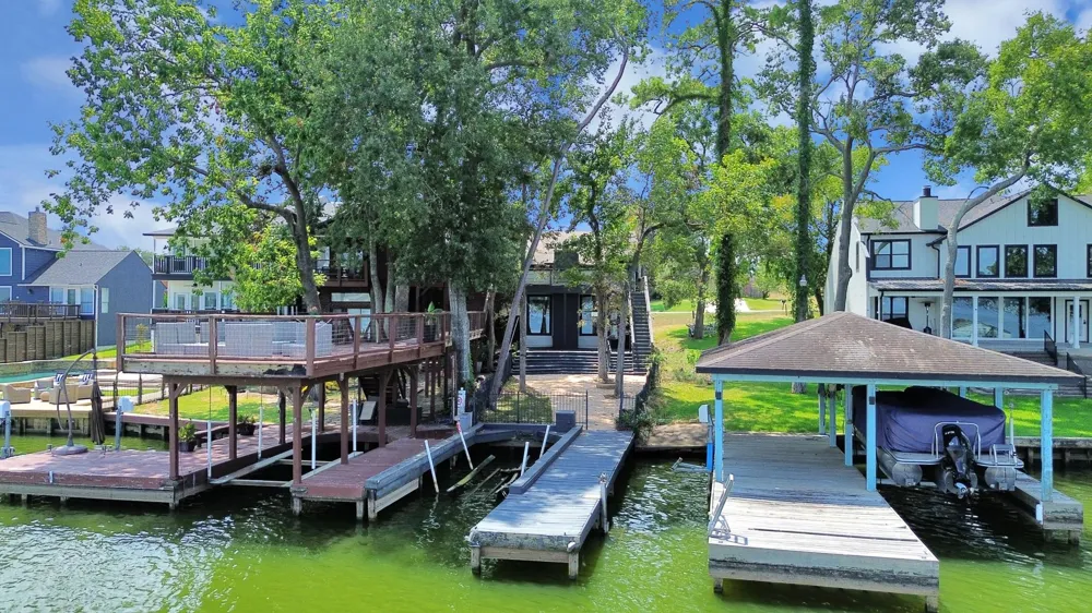 854 Lake View Drive Montgomery, TX 77356