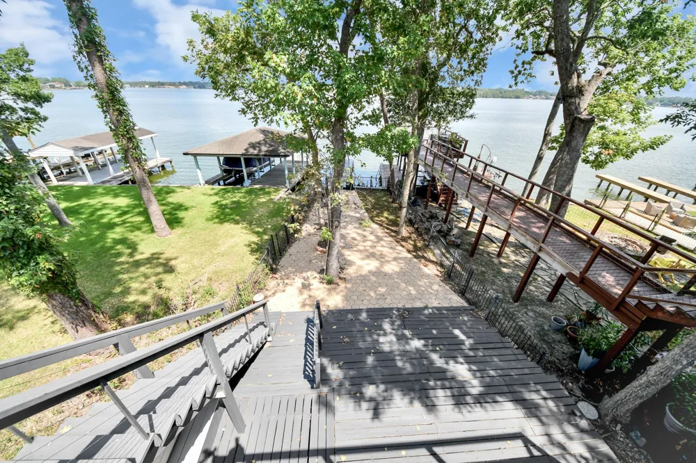 854 Lake View Drive Montgomery, TX 77356