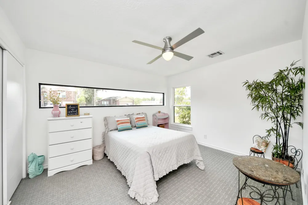854 Lake View Drive Montgomery, TX 77356