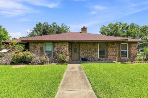6104 Fox Ridge Drive