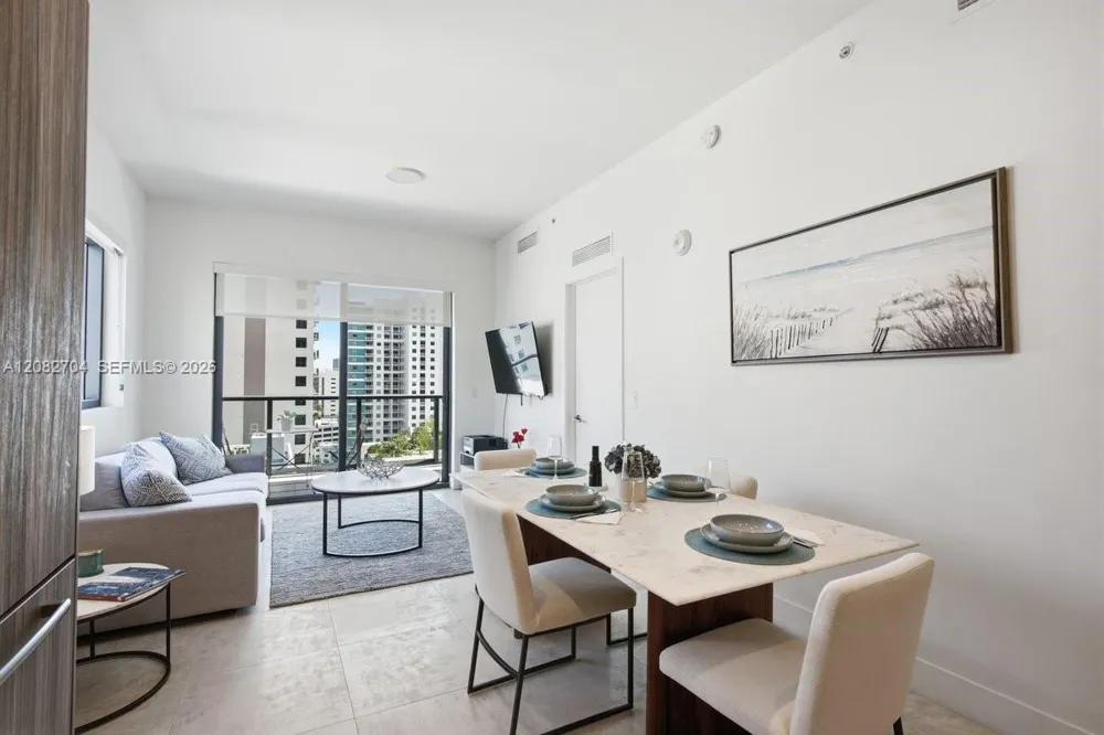 239 SW 9th St #1501 Miami, FL 33130